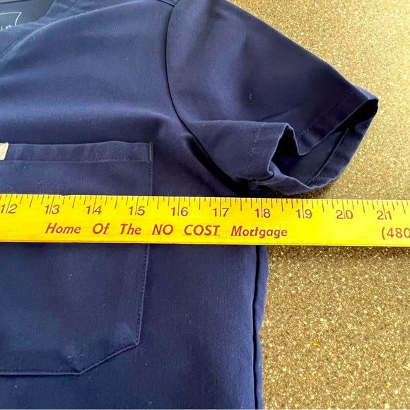 Scrubs Women’s Top Size X-Small Navy V-Neck Front Left Pocket Short Sleeve - Picture 4 of 5